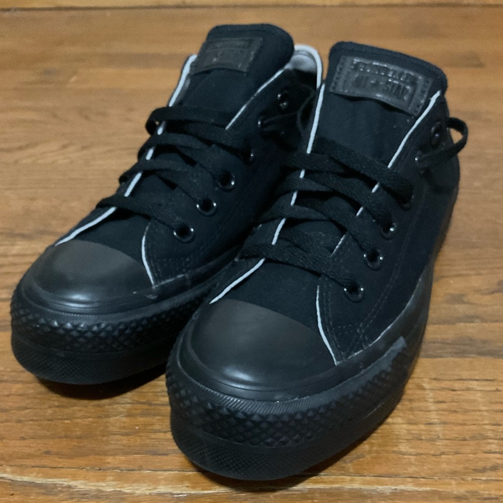 Converse All Stars Platforms. Triple Black. In Excellent Condition. Women’s 8.5.
